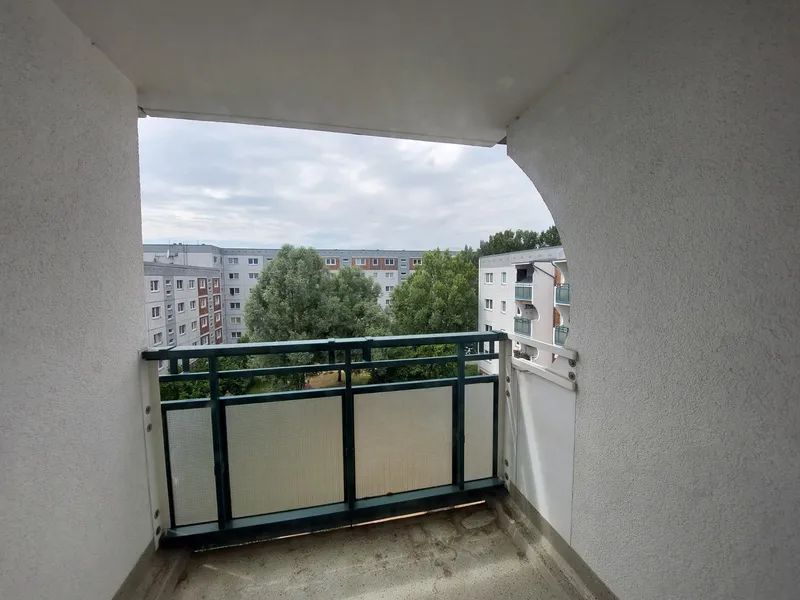 Renovierungsbedürfte 3 Zimmer WBS Wohnung in Hönow — photo 1